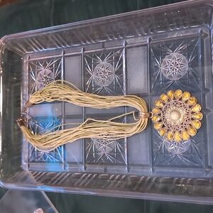 Pretty vintage necklace, yellow and green